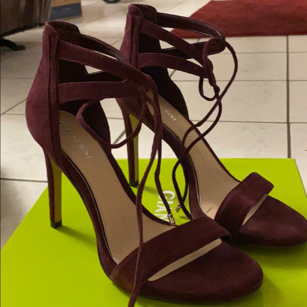 Gianni Bibi Vino strapy new heels